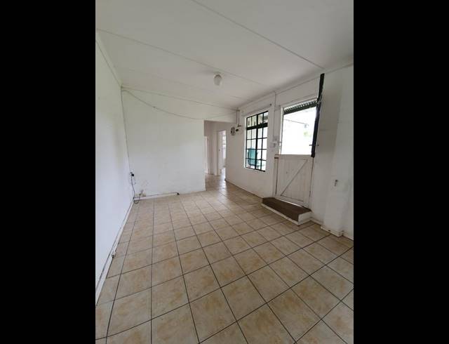 2 BEDROOM PROPERTY TO RENT IN OATLANDS